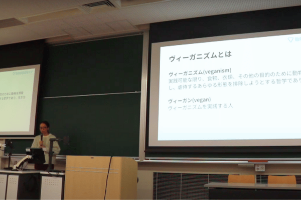 生命倫理学会にて発表する様子